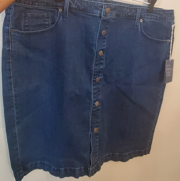 Denim plus size skirt - Picture 1 of 2